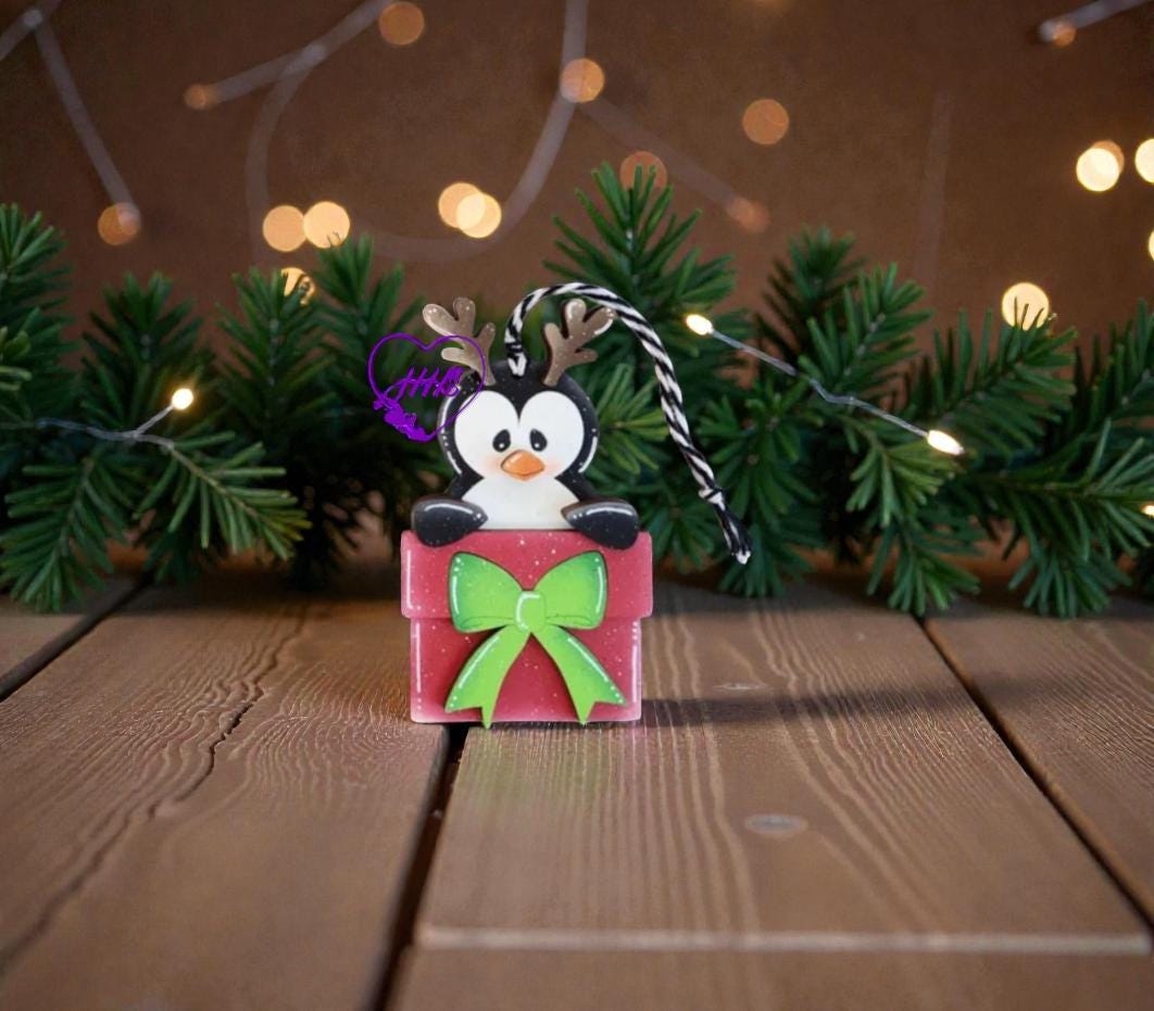Whimsical Penguin Ornament Set – Layered Christmas Cuties